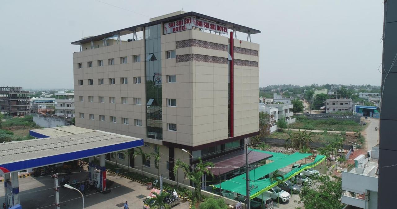 Sri Sri Sri Hotel Khammam Exterior foto